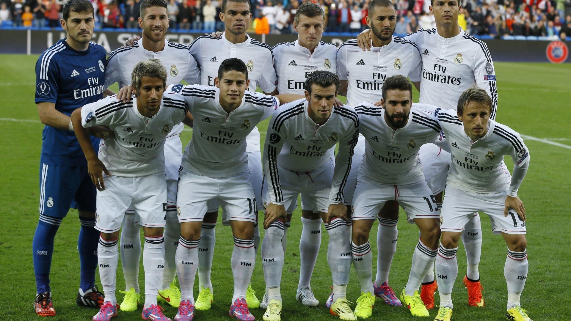 赛车特技表演，极限动作震撼全场，赛车特技有哪些